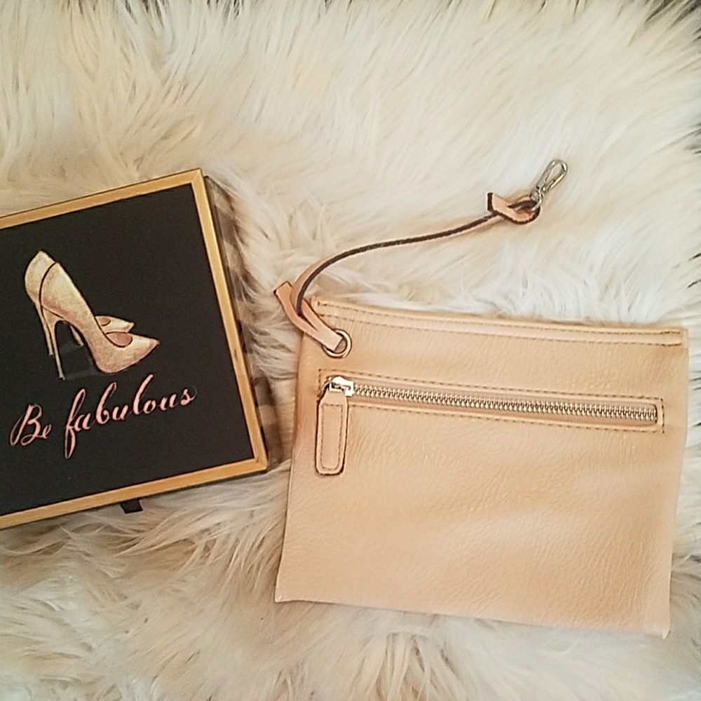 UO Detachable Pouch